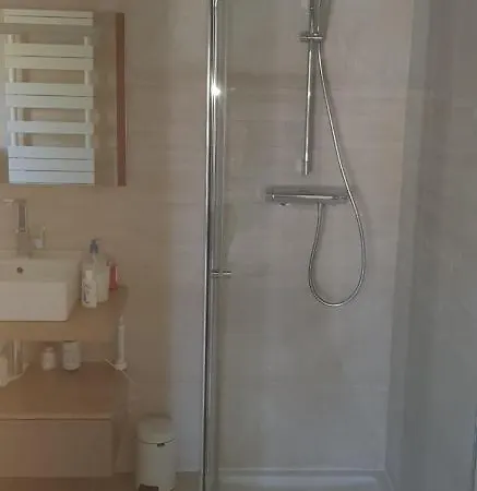 House With Swimming Pool 2km From The Beach